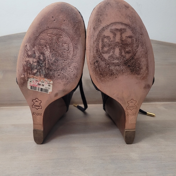 Tory Burch Women's Victor Perforated Leather Wedge Shoes 6.5 Navy Blue Brown - Picture 11 of 14